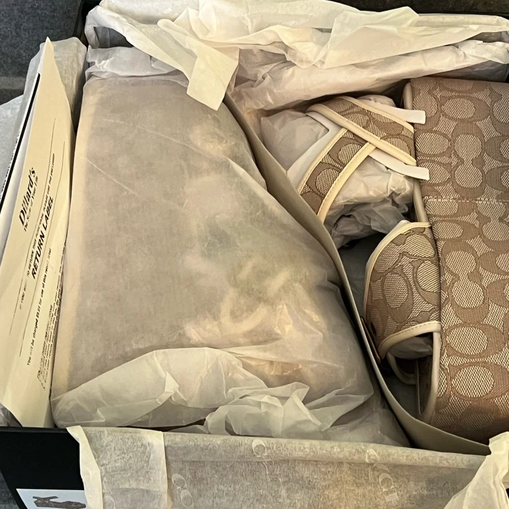 NEW in Box Coach Naomi Women's Platform Sandals - Picture 9 of 9